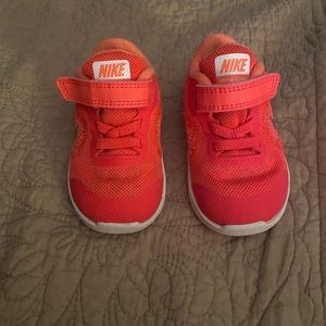 5c Nike pink mesh sneaker